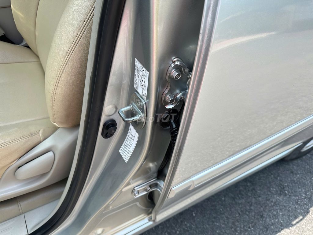 Toyota INNOVA 2.0E cuối 2014 form mới 2015, số tay. Mua bán Ô tô tại Huyện Sóc Sơn Hà Nội được đăng bởi Salon Auto Đào Hằng hình 16