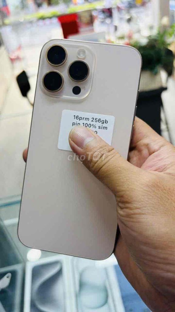 16 Pro Max 256G Vàng 2 sim vật lý sạc 73 lần. Mua bán Điện thoại tại Thành phố Bến Tre Bến Tre được đăng bởi Tiệm Nhà Táo hình 1