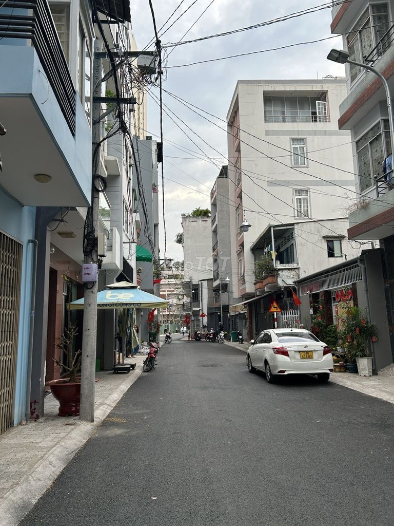 Bán nhà HXH 8m trung tâm đường 3/2, DT: 6.4*15m, 1 trệt 3 lầu, 21.5 TỶ