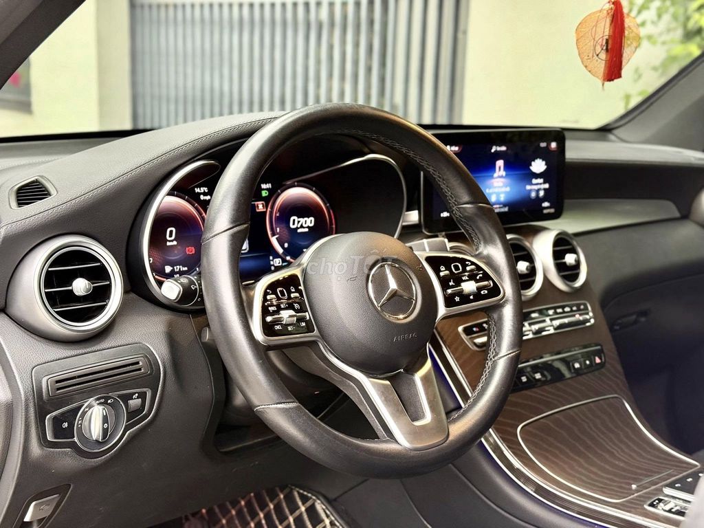 MERCEDES BENZ GLC200 4MATIC 2020 Xe Đẹp Bao Check.. Mua bán Ô tô tại Quận Tây Hồ Hà Nội được đăng bởi Nguyễn Hoàng Sơn hình 14