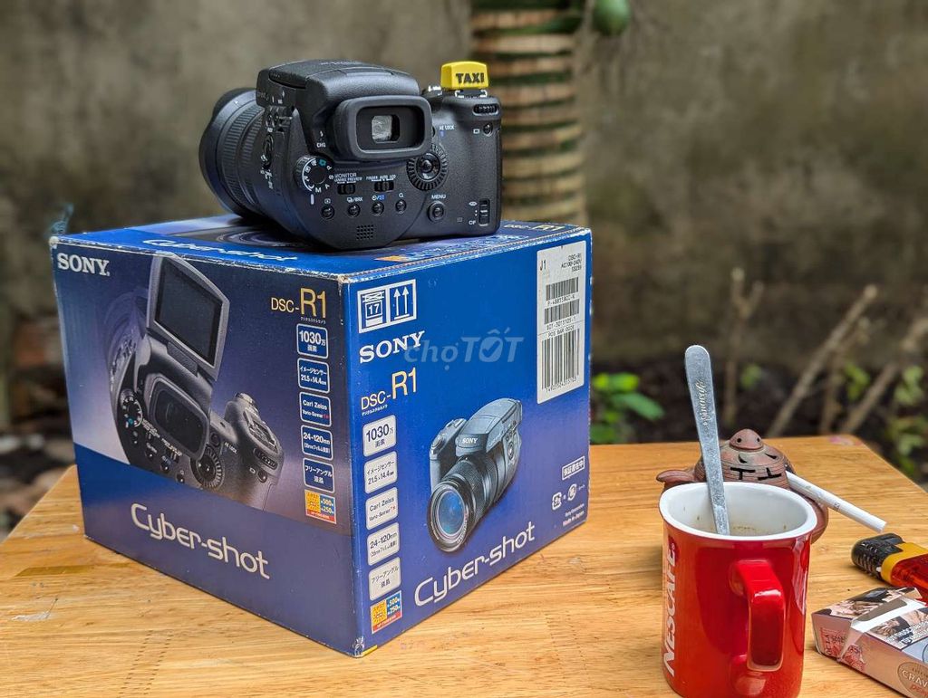 Sony Cyber-shot DSC-R1 Full Box . Mua bán Máy ảnh, Máy quay tại Thành phố Thủ Đức Tp Hồ Chí Minh được đăng bởi Quang Thang hình 1