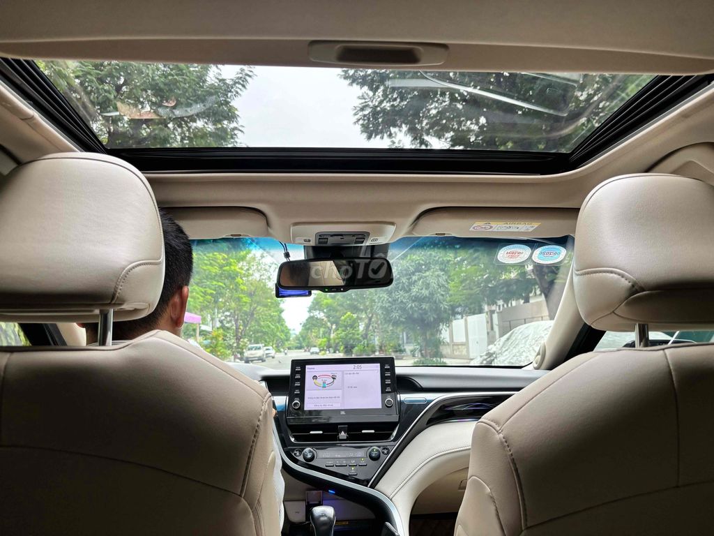 Toyota Camry 2023 2.5HV - 46821 km. Mua bán Ô tô tại Quận 7 Tp Hồ Chí Minh được đăng bởi Trần Kim Thanh hình 9