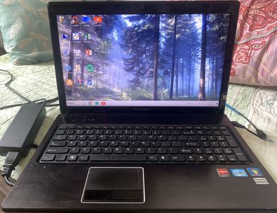 Laptop Lenovo Core i3-2310M 15.6" Đen cũ