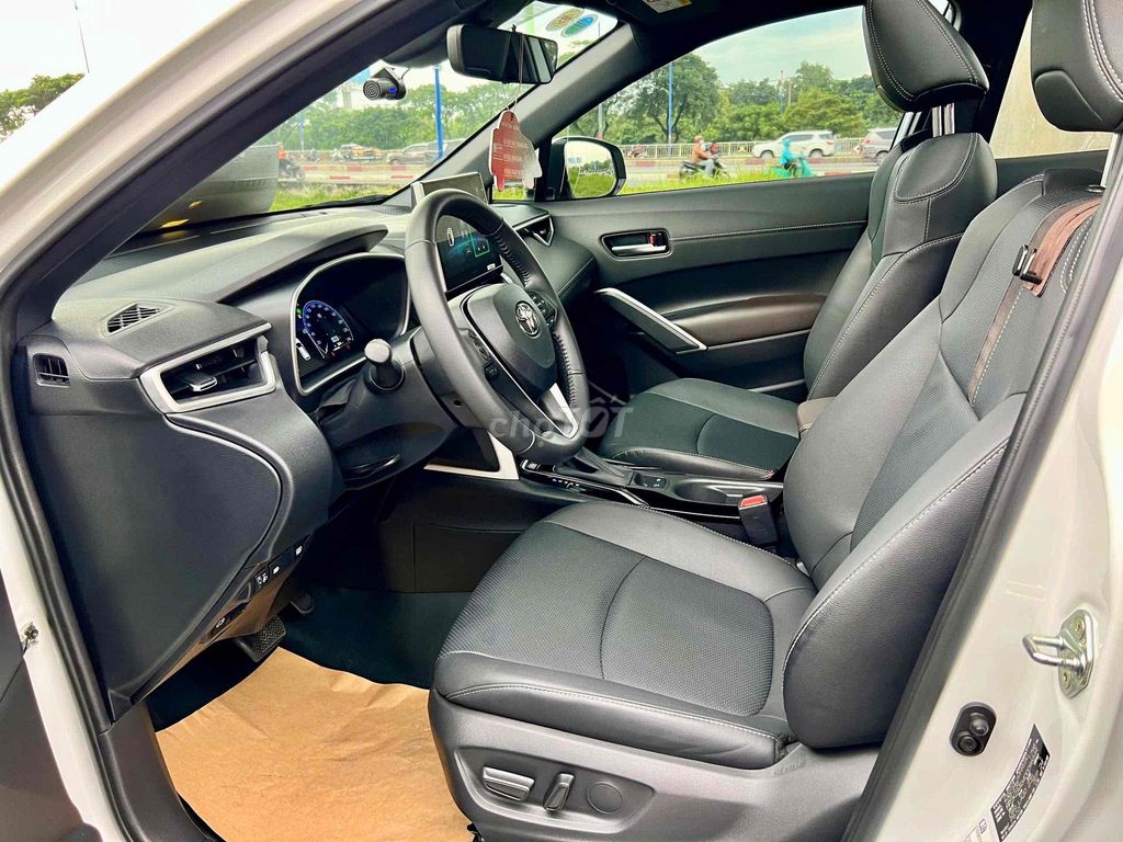 BÁN CROSS XĂNG ĐIỆN 2024 XE ĐI GIA ĐÌNH NHƯ MỚI. Mua bán Ô tô tại Thành phố Thủ Đức Tp Hồ Chí Minh được đăng bởi Thuỳ Vũ Toyota Đông Sài Gòn hình 9