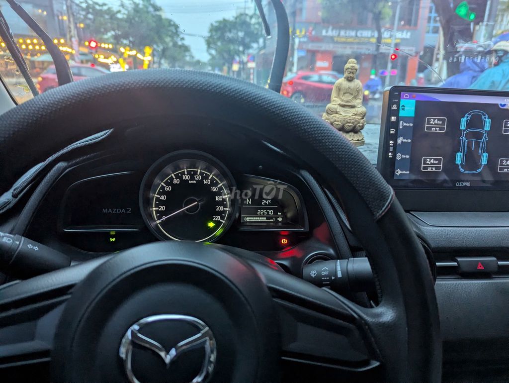 Mazda 2 Sedan 2023, trắng, bảo hành đến 08/2027. Mua bán Ô tô tại Quận Hải Châu Đà Nẵng được đăng bởi TIEN HUYNH HAI hình 7