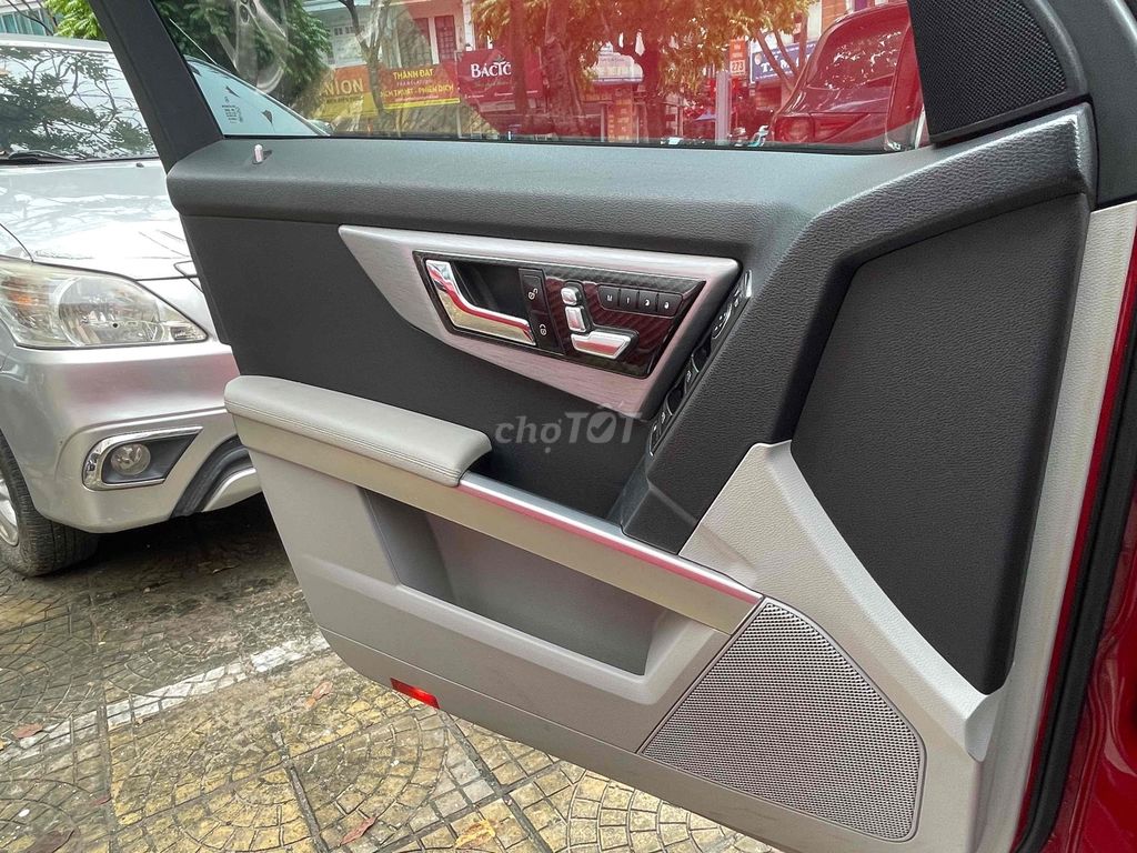 Mercedes Benz GLK Class 2010 300 4Matic - 170000 k. Mua bán Ô tô tại Quận Cầu Giấy Hà Nội được đăng bởi Nguyễn mạnh trường hình 17