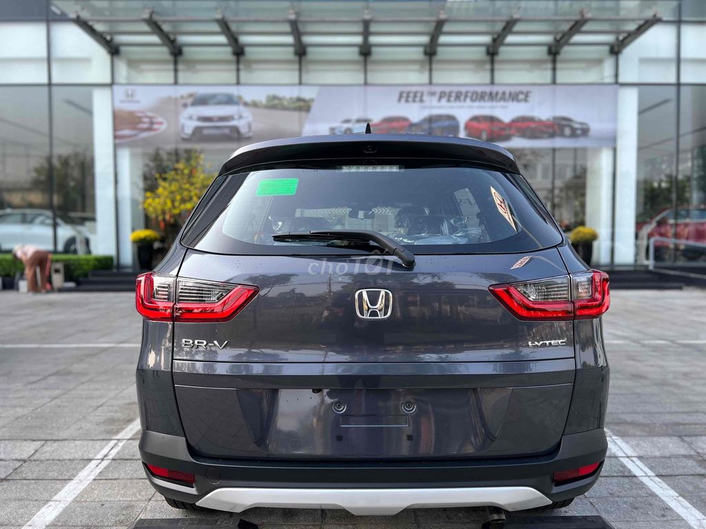 Honda BRV L Xám, 1 xe giao ngay, cho vay 85% giá. Mua bán Ô tô tại Quận 7 Tp Hồ Chí Minh được đăng bởi Honda Ôtô Quận 7 hình 5