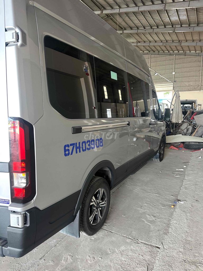 Ford Transit 2024 Premium 16 - 26000 km. Mua bán Ô tô tại Thành phố Châu Đốc An Giang được đăng bởi Le quang vinh hình 6