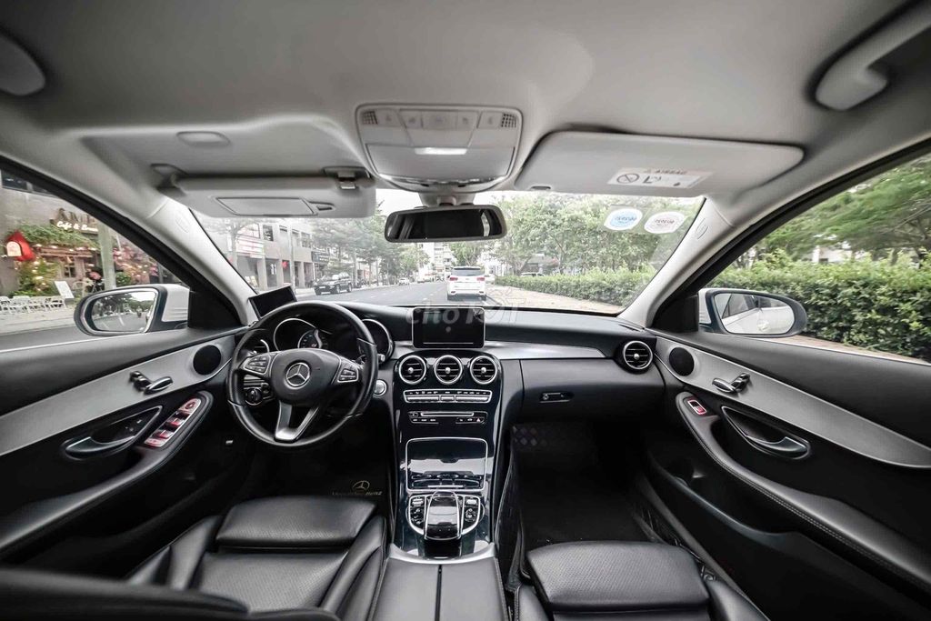 C200 model 2017 màu trắng xe sang siêu đẹp giá rẻ. Mua bán Ô tô tại Quận 7 Tp Hồ Chí Minh được đăng bởi Dương Phương hình 9
