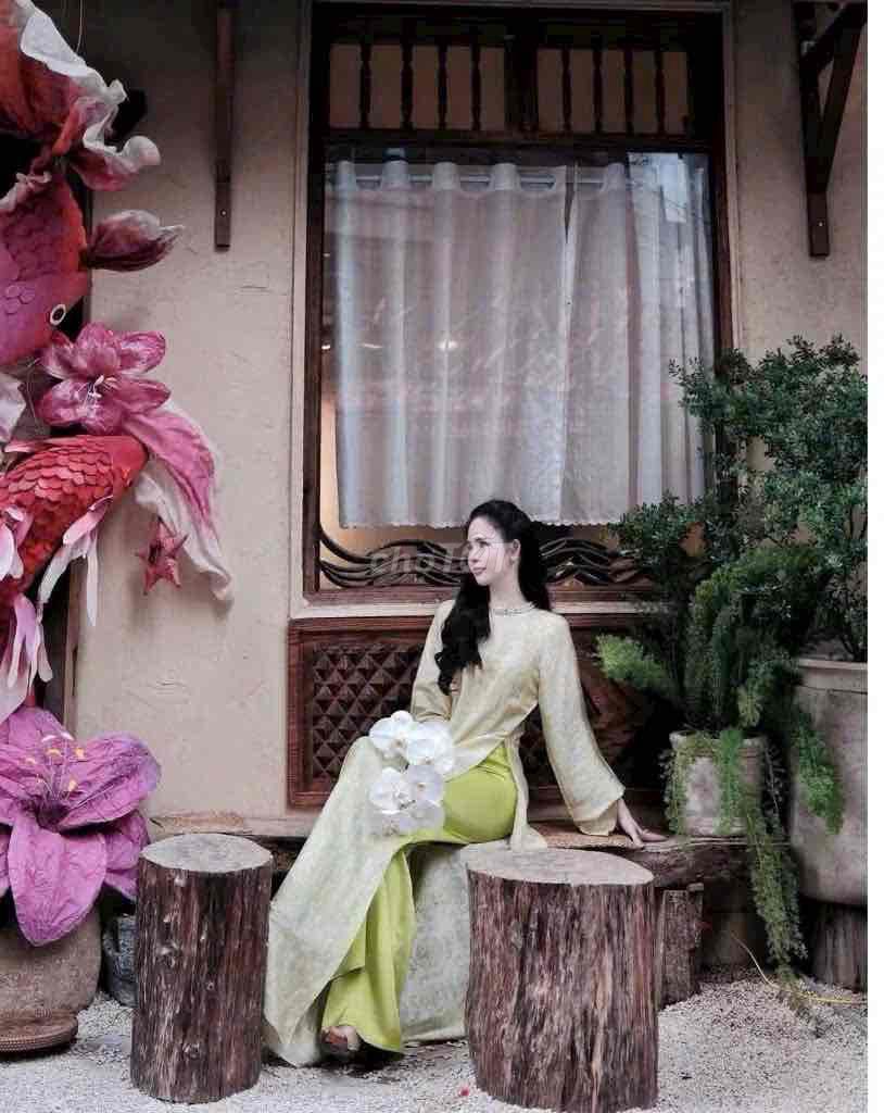 Áo dài gấm hoa. Mua bán Quần áo tại Quận 4 Tp Hồ Chí Minh được đăng bởi Tuyền hình 1