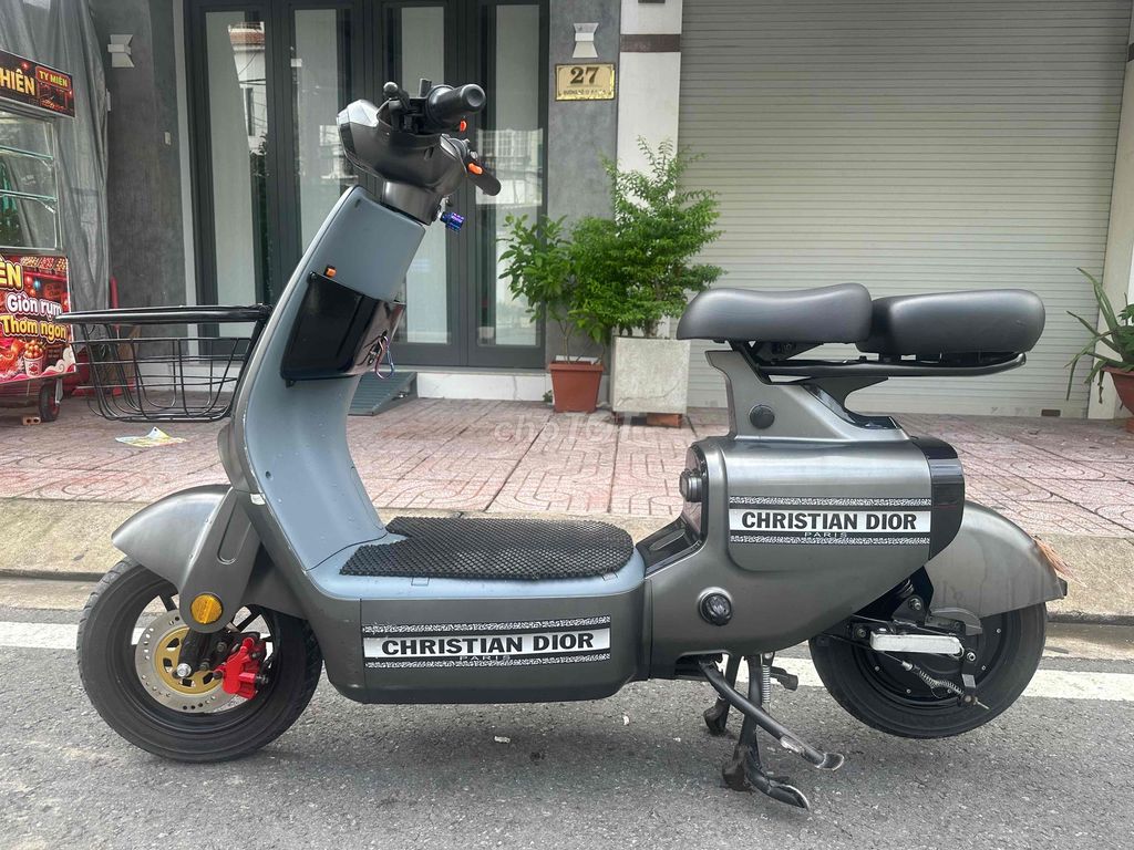 Электроскутер Yadea V1 Plus Серый 345 км
