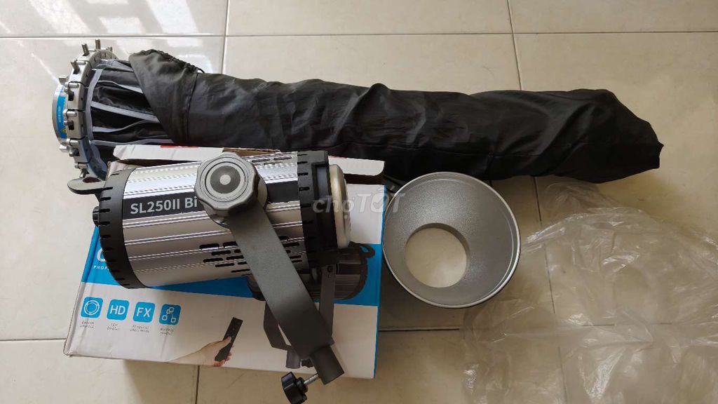 Đèn studio SL250II + sofbox para như mới. Mua bán Máy ảnh, Máy quay tại Thành phố Tân An Long An được đăng bởi cường hình 1