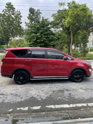 Gia đình bán Innova Ventuner sx 2018 rất mới đẹp. Mua bán Ô tô tại Quận Cầu Giấy Hà Nội được đăng bởi Nguyễn Lợi