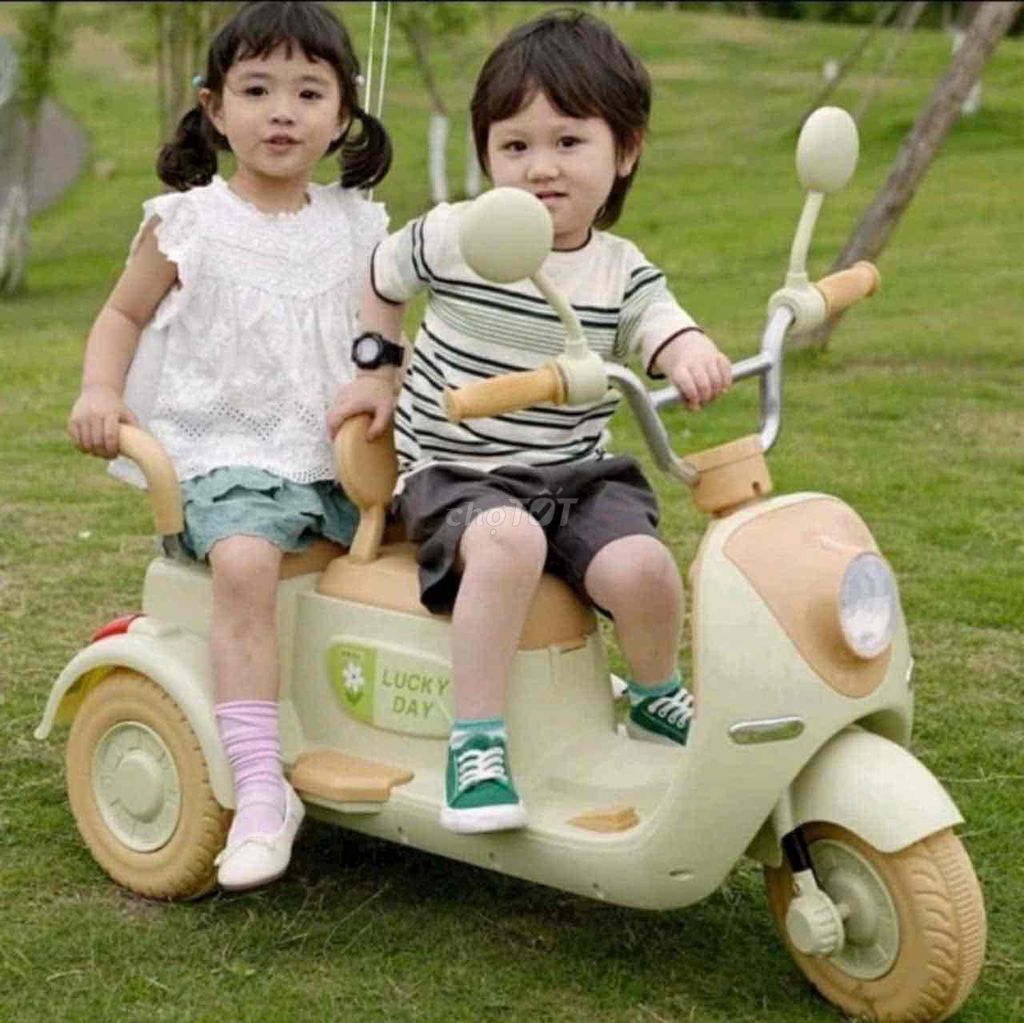 vespa điện trẻ em