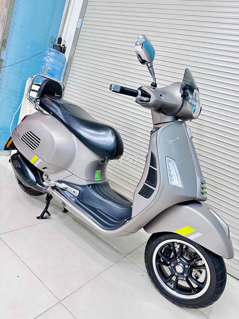 Piaggio Vespa GTS 300 Super Tech HPE4 2023 Xám. Mua bán Xe máy tại Quận 12 Tp Hồ Chí Minh được đăng bởi Tường hình 1