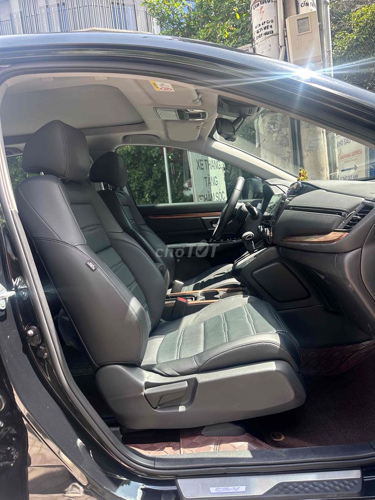 Honda CR V L-Sensing Sx 12/2022 Odo 19.000 km Lướt. Mua bán Ô tô tại Quận 8 Tp Hồ Chí Minh được đăng bởi Hiếu Trần hình 14