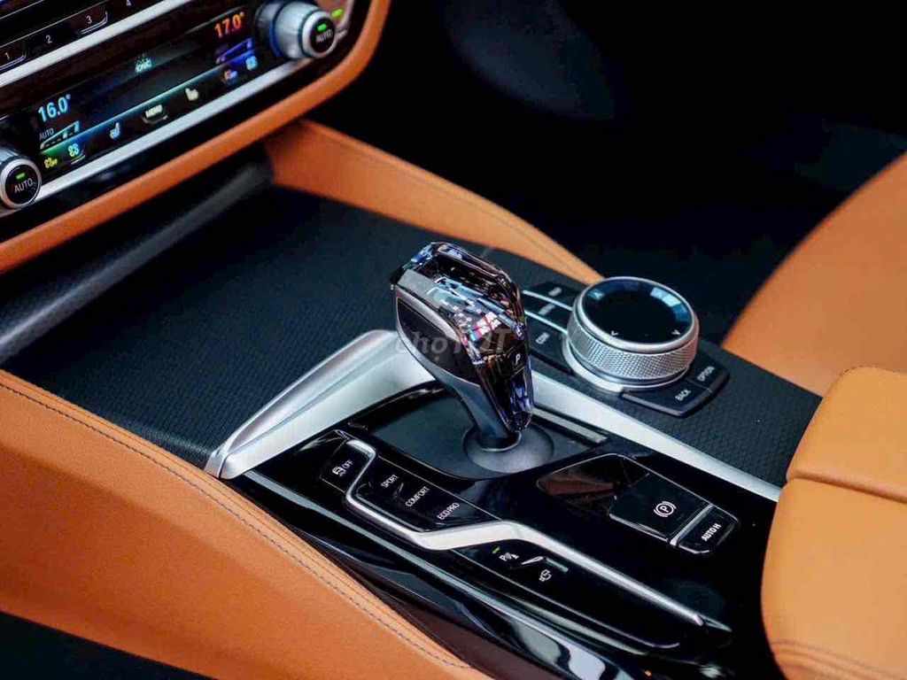 BMW 5 Series 2022 520i M Sport - 38000 km. Mua bán Ô tô tại Quận 7 Tp Hồ Chí Minh được đăng bởi Hoàng Anh Tuấn hình 12