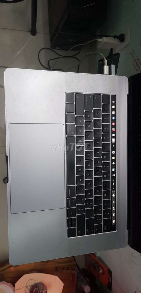 MacBook Pro 15 i7 16GB/256GB hư màn kèm sạc zin. Mua bán Laptop tại Thành phố Thủ Đức Tp Hồ Chí Minh được đăng bởi Hải STORE hình 1