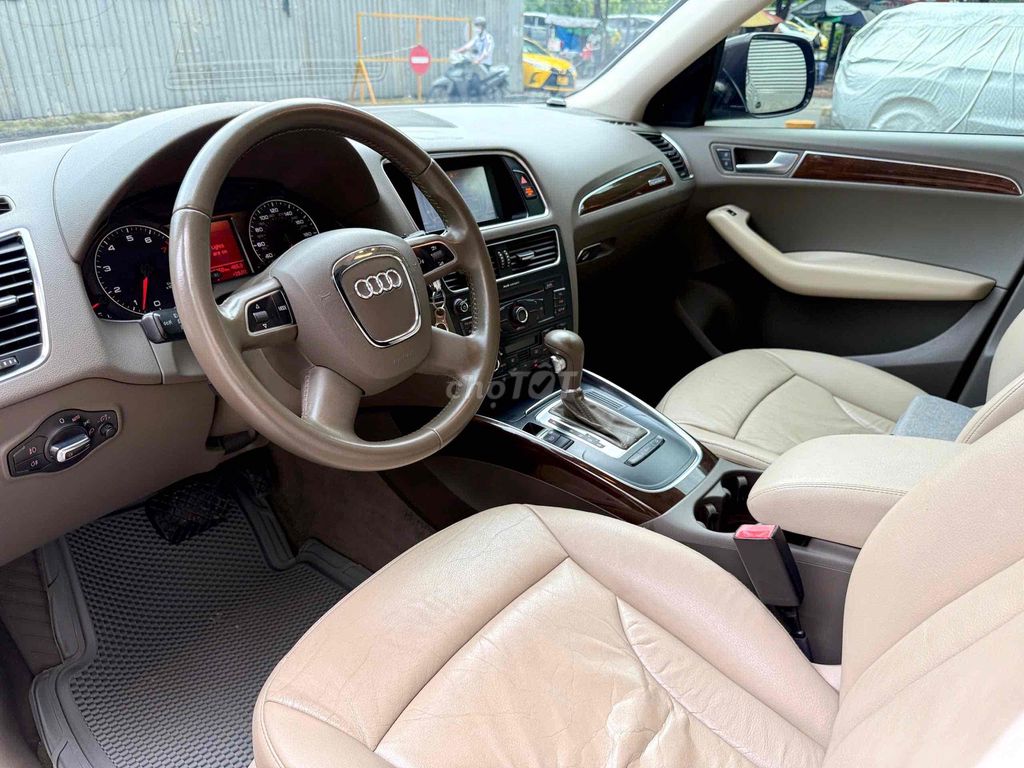 Audi Q5   2010 - 107000 km. Mua bán Ô tô tại Quận Tân Phú Tp Hồ Chí Minh được đăng bởi Thế Anh hình 5
