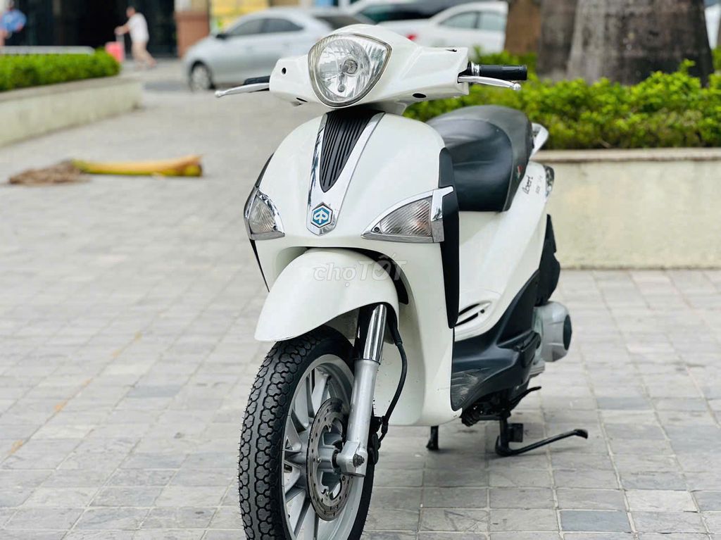 PIAGGIO LIBERTY 3v ie xe đẹp chạy ít. máy nguyên