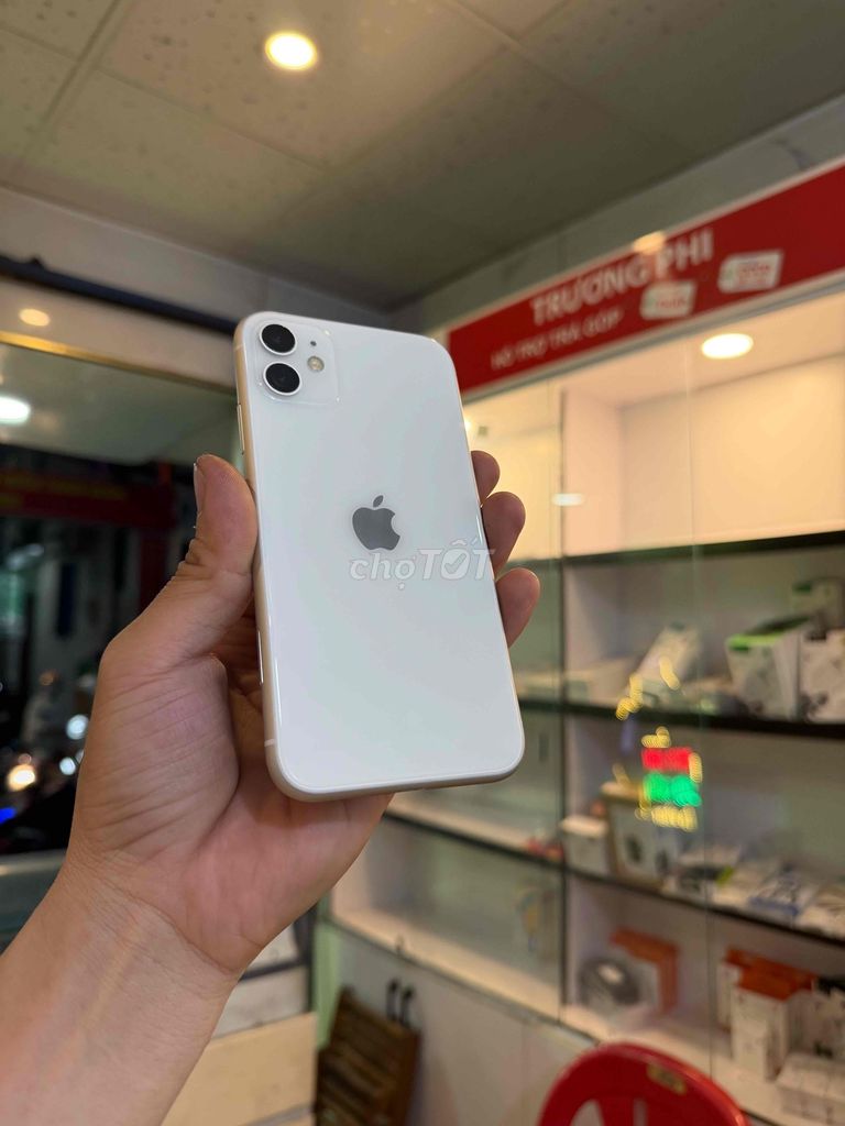 Apple iPhone 11 128GB Trắng Đã dùng. Mua bán Điện thoại tại Quận Sơn Trà Đà Nẵng được đăng bởi Diễm Diễm hình 1