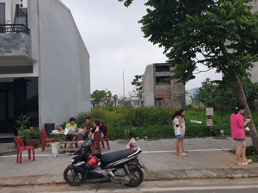 Bán đất sổ đỏ Hương Sơ KV4 đường 19,5m - 60m2 - Giá chỉ 1,39 tỷ. Mua bán đất tại Thành phố Huế Thừa Thiên Huế được đăng bởi Nghi hình 1