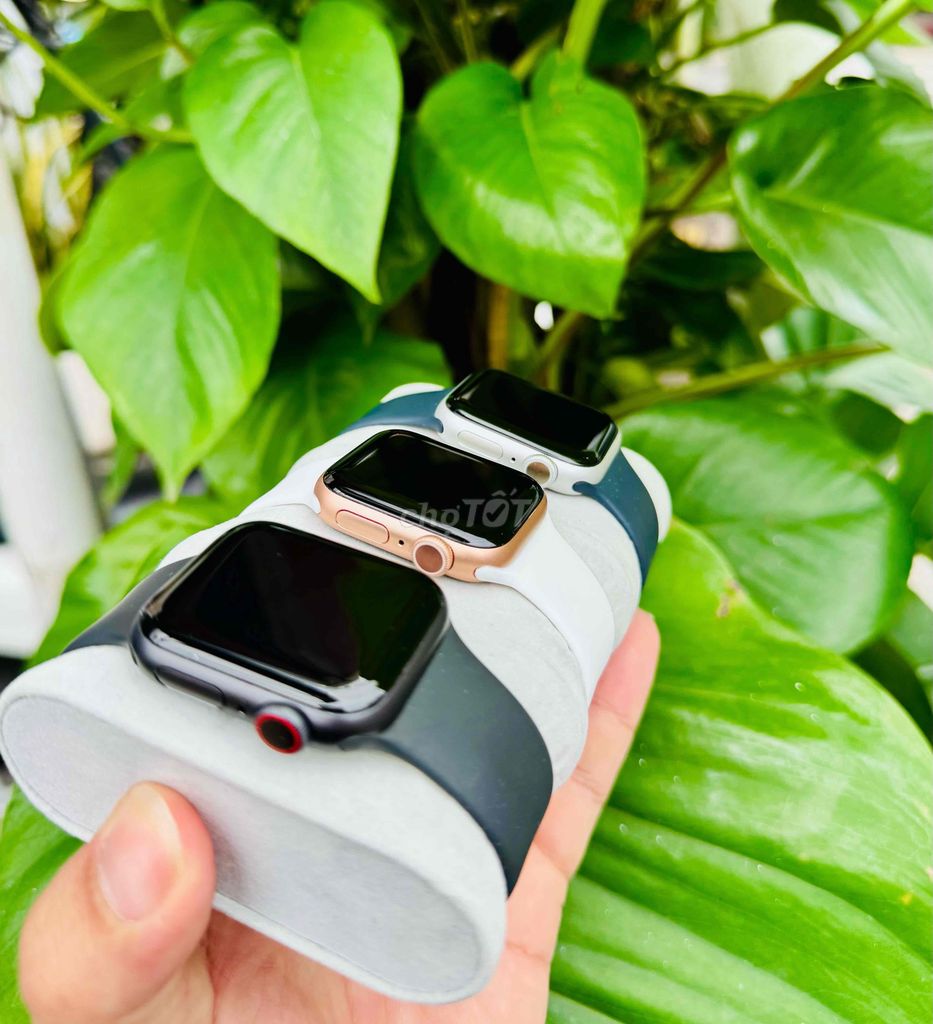 APPLE WATCH SERI 6 SIÊU HOT E ĐỦ MÀU Ạ