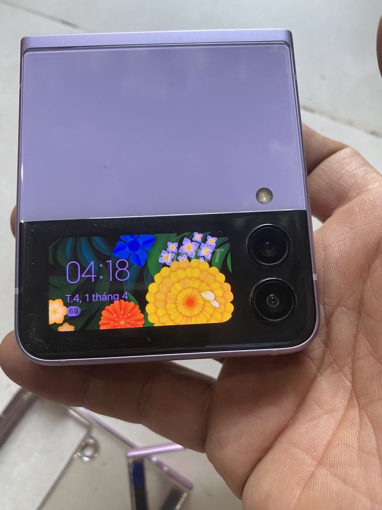 Samsung Galaxy Z Flip3 256GB Tím sọc màng hình. Mua bán Điện thoại tại Huyện Bình Chánh Tp Hồ Chí Minh được đăng bởi Tran  hình 1