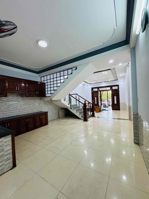 Аренда · 3 комн. · 90 м² · Quận Hải Châu, ул. Đường Phan Đăng Lưu