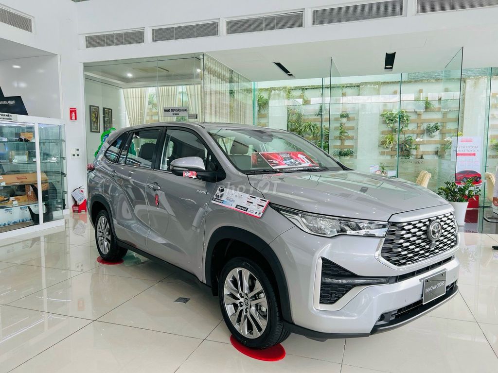 Toyota Innova Cross HEV giao ngay. Mua bán Ô tô tại Huyện Bình Chánh Tp Hồ Chí Minh được đăng bởi TRANGTRAN TOYOTA AN THÀNH hình 8