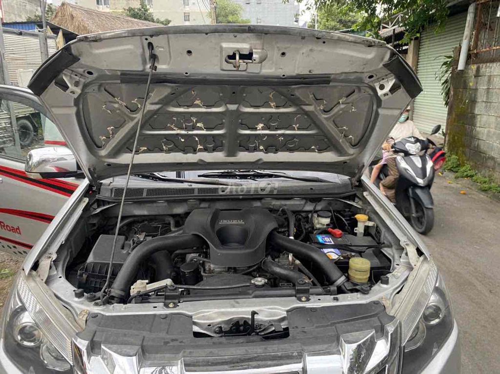 Isuzu Dmax 2013 -  so san 1 cầu 3.0 AT. Mua bán Ô tô tại Thành phố Thủ Đức Tp Hồ Chí Minh được đăng bởi Hồng  hình 5