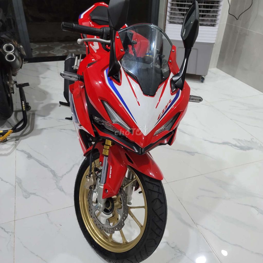 Cần bán cbr150r abs xe như mới 100% ODO :260km. Mua bán Xe máy tại Quận 12 Tp Hồ Chí Minh được đăng bởi Tiến  hình 3