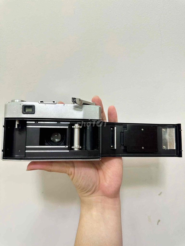 Máy ảnh phim Olympus Bạc. Mua bán Máy ảnh, Máy quay tại Quận Gò Vấp Tp Hồ Chí Minh được đăng bởi Như Phương hình 1