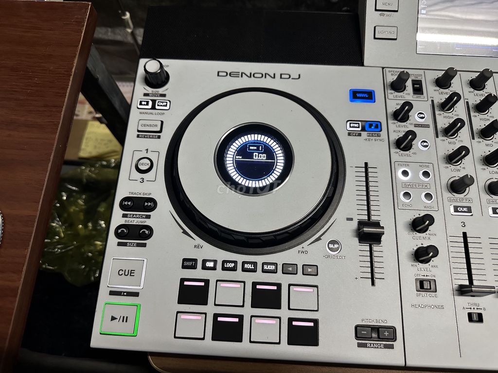 Bàn DJ Denon SC Live 4 Xám. Mua bán Nhạc cụ tại Thành phố Pleiku Gia Lai được đăng bởi Nguyễn Hữu Bằng hình 1