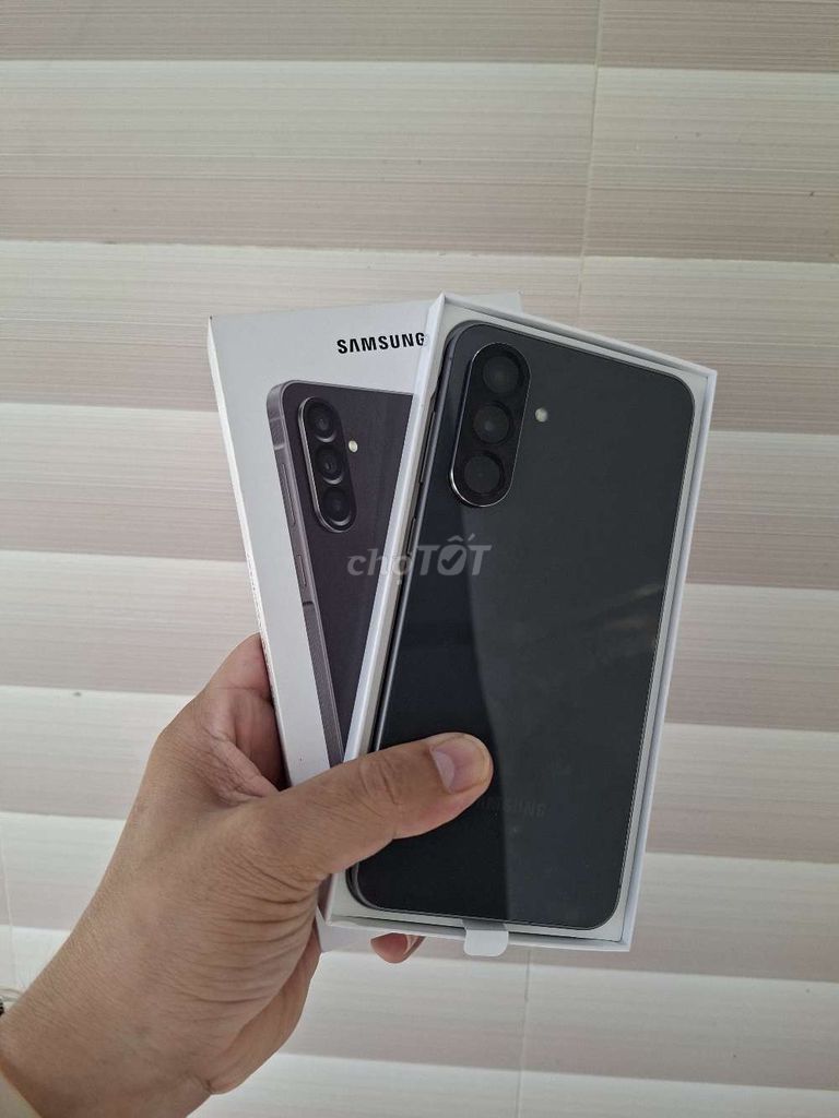 Galaxy A56 256G Mới chưa dùng fullbox BH dài tháng. Mua bán Điện thoại tại Thành phố Huế Thừa Thiên Huế được đăng bởi Chuyên Hàng Công Ty hình 1