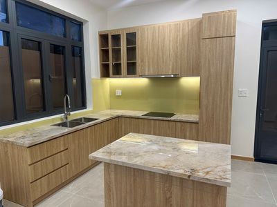 Аренда · 4 комн. · 214 м² · Thành phố Thủ Đức, ул. Đường D8