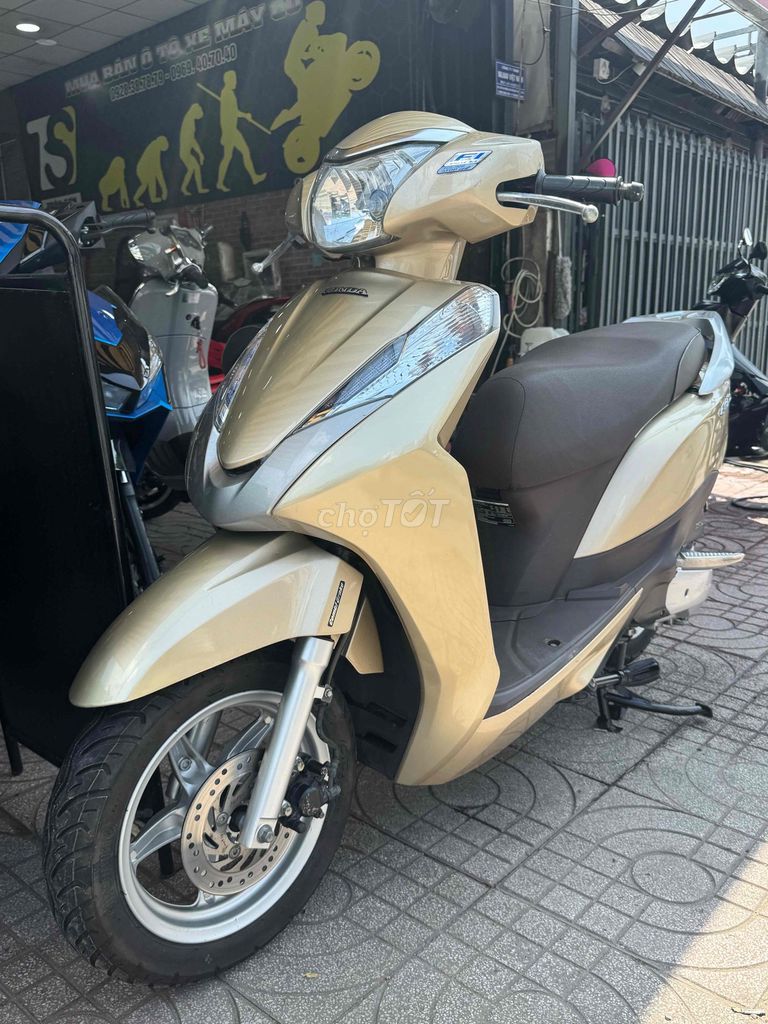 Honda Lead 125 2016 Золотистый