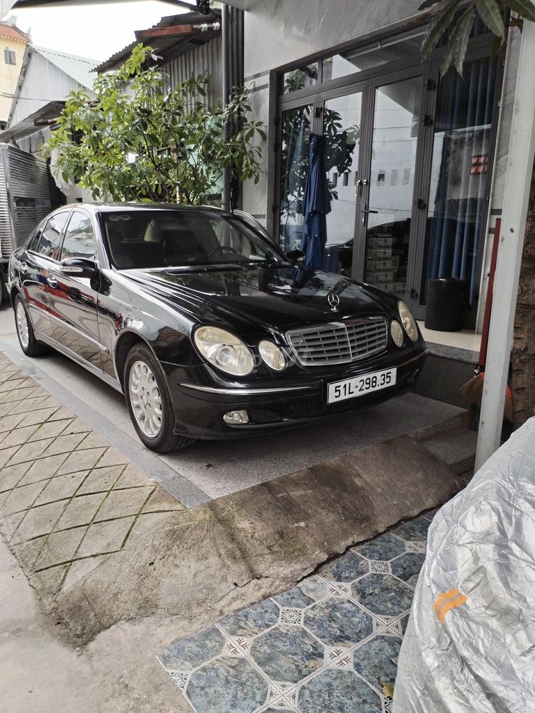 Mercedes Benz E Class 2003  - 160000 km. Mua bán Ô tô tại Quận 5 Tp Hồ Chí Minh được đăng bởi Hà Lê hình 5