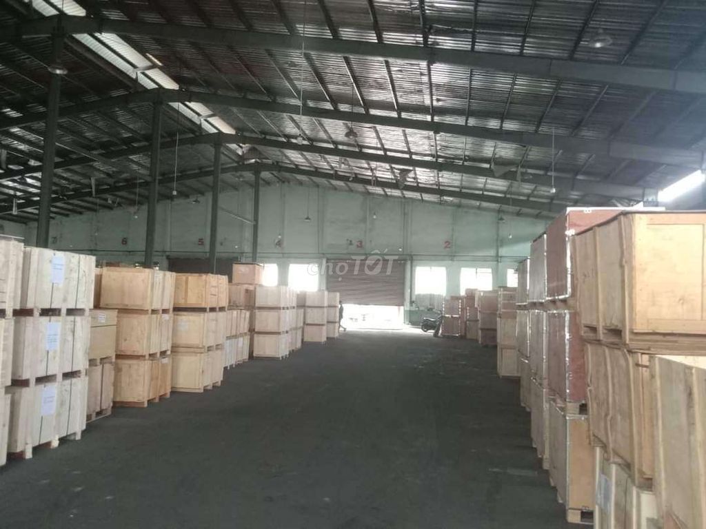 Kho xưởng 300m2 500m2 1000m2 container 24/25 Hồ Ngọc Lãm