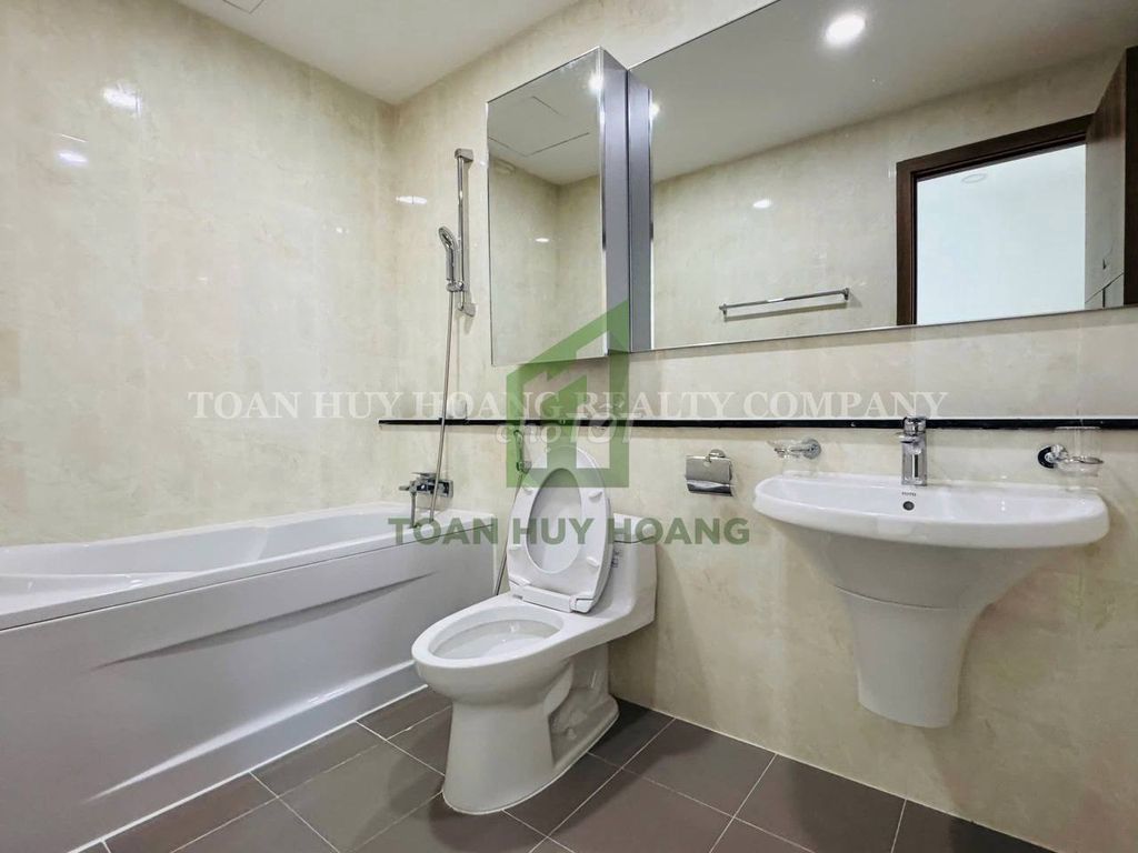 Extra-spacious 2-bedroom apartment in Blooming tower — photo 9