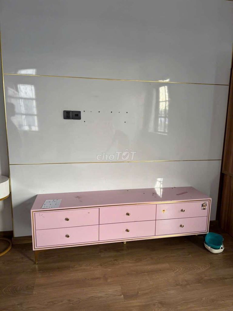 Kệ tivi gỗ Hồng Hiện đại. Mua bán Tủ, kệ gia đình tại Quận 12 Tp Hồ Chí Minh được đăng bởi Diep Giang hình 1
