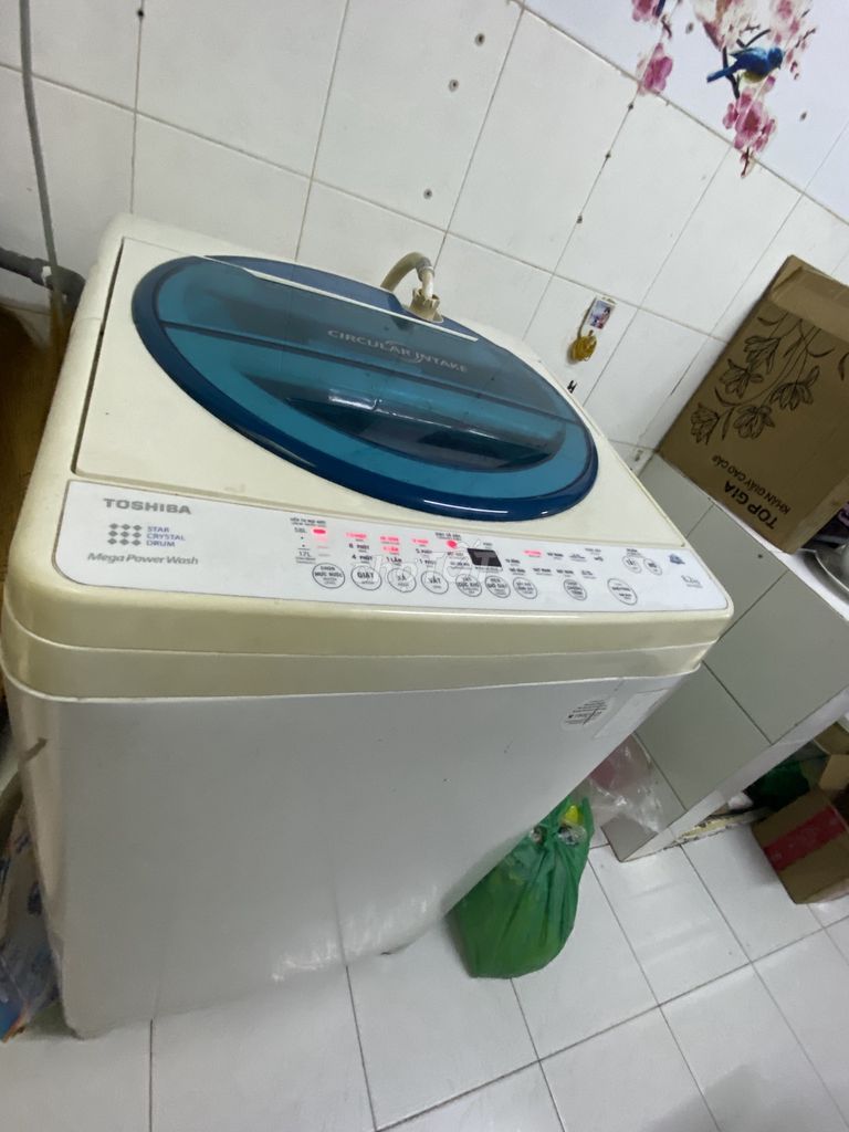 Máy giặt Toshiba 8.2kg cửa trên Trắng. Mua bán Máy giặt tại Quận 3 Tp Hồ Chí Minh được đăng bởi Ngọc hình 1