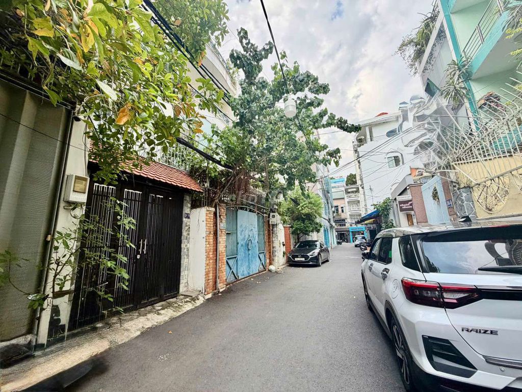 Nhỉnh 9ty,nhà hẻm xe hơi thông,60m2 khu VIP Lê Văn Sỹ