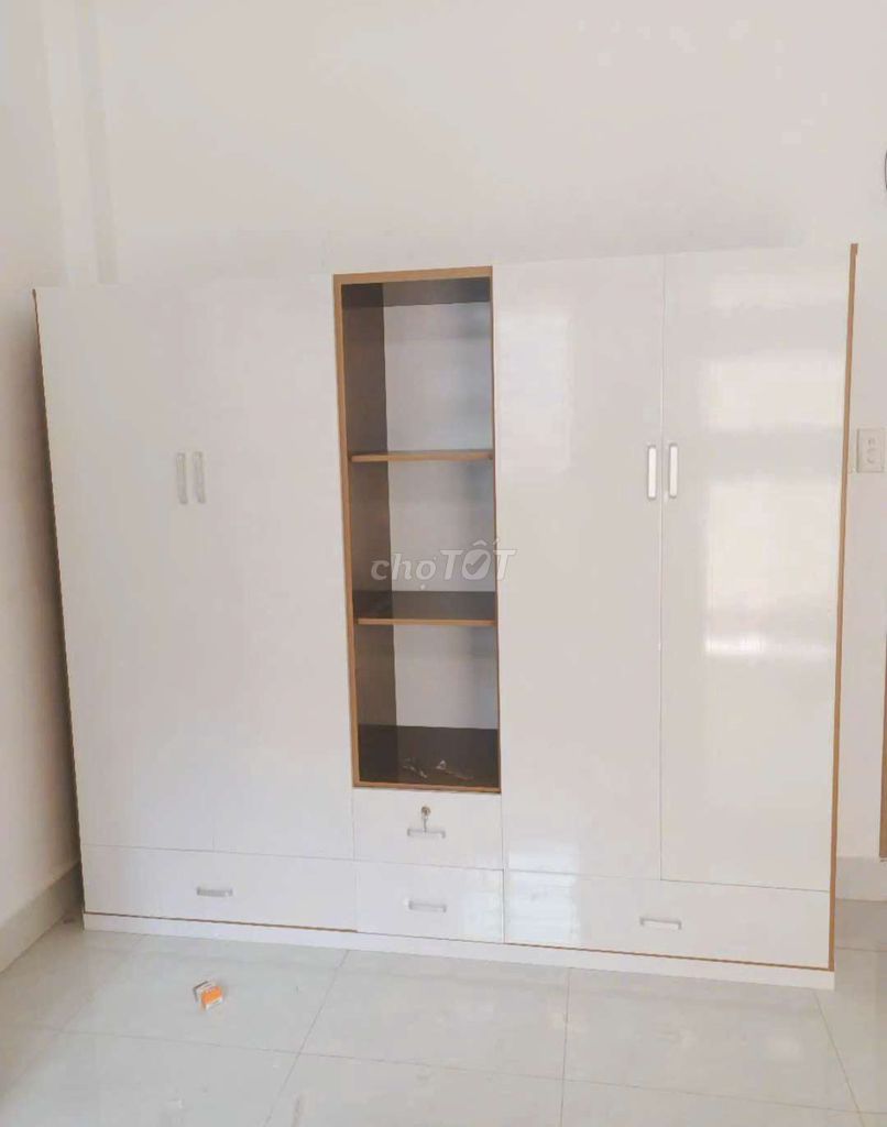 TỦ NHỰA 4 CÁNH 1 KỆ KHUNG MÀU ÓC CHÓ CÁNH TRẮNG. Mua bán Tủ, kệ gia đình tại Thị xã Bến Cát Bình Dương được đăng bởi Tủ nhựa đài loan hoàng quân hình 1