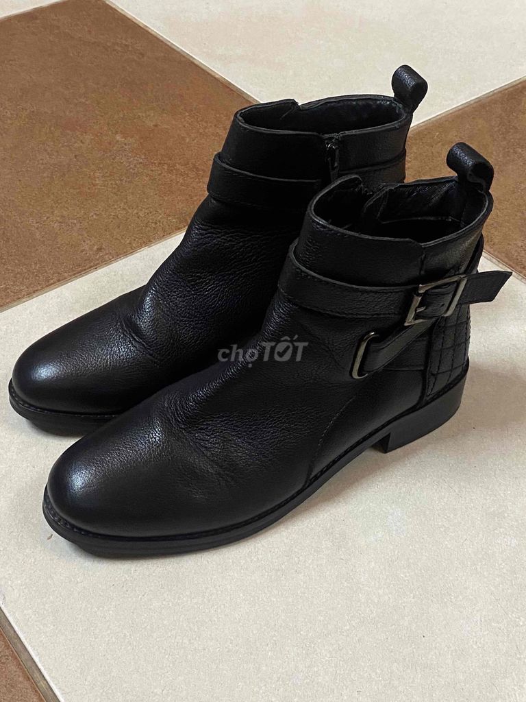 Bốt Nữ Da Đen Size 40. Mua bán Giày dép tại Quận Hà Đông Hà Nội được đăng bởi Nguyễn Đình Quân hình 1