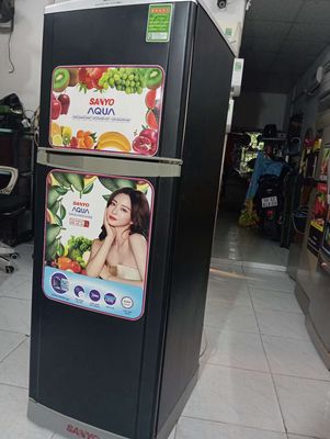 Tủ lạnh Sanyo 150 lít nhẹ điện làm đá nhanh. Mua bán Tủ lạnh tại Quận 7 Tp Hồ Chí Minh được đăng bởi Nguyễn Thị Yến