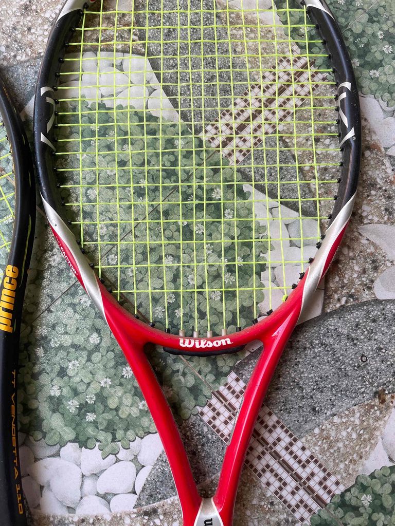 Vợt tennis Wilson Đỏ. Mua bán Đồ thể thao, Dã ngoại tại Thành phố Sóc Trăng Sóc Trăng được đăng bởi Tamzxd834567 hình 1