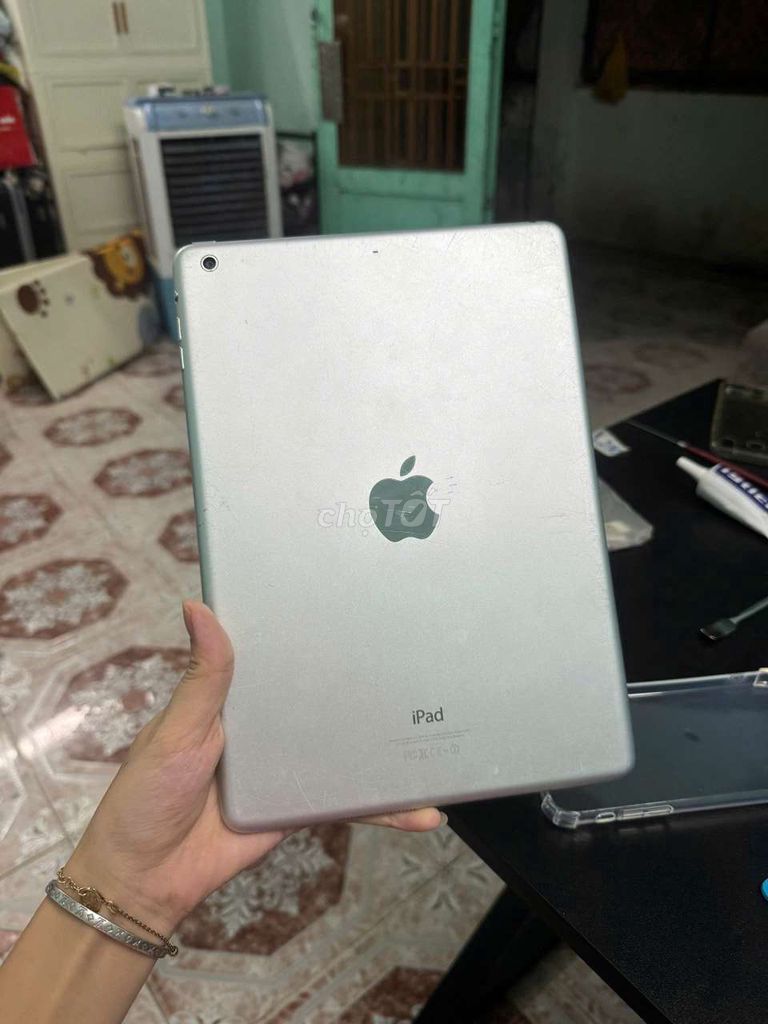 iPad air, 16g, pin trâu, iOS 12. Mua bán Máy tính bảng tại Thành phố Thủ Dầu Một Bình Dương được đăng bởi Phước Mobile hình 1