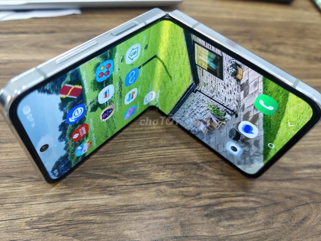 Samsung Galaxy Z Flip 5 xanh ngọc. Mua bán Điện thoại tại Quận 11 Tp Hồ Chí Minh được đăng bởi Le hình 1