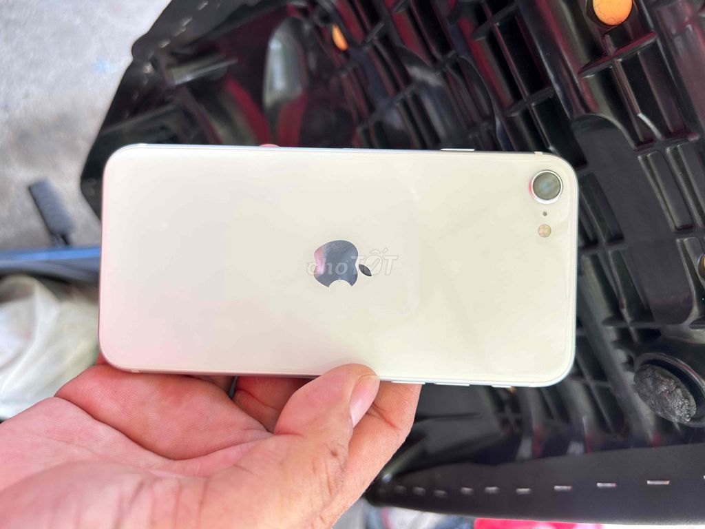 iPhone SE 2020 bản 128g zin Full đẹp keng,có GL. Mua bán Điện thoại tại Quận 7 Tp Hồ Chí Minh được đăng bởi Nhóc hình 1
